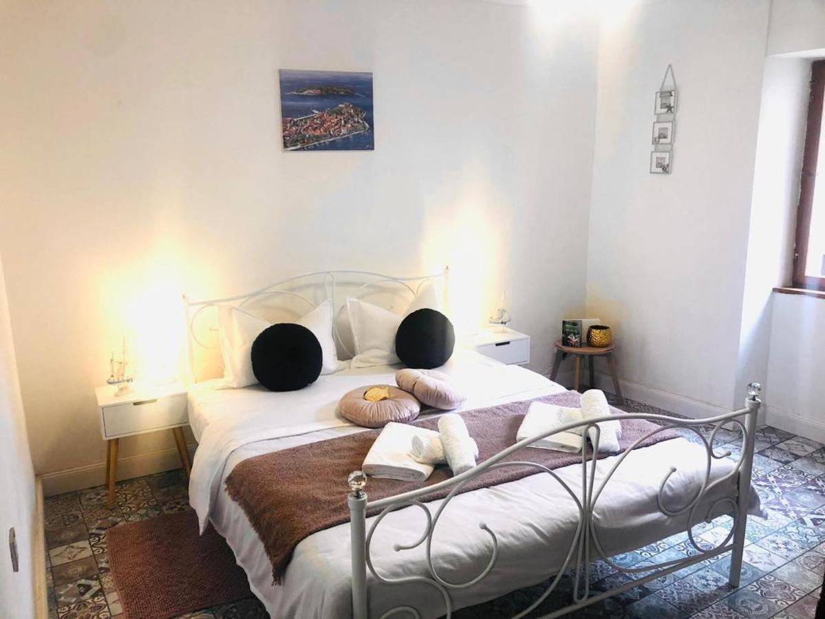 Istrian Stone House In The Heart Of The Beautiful Fishing Village Fazana - Only Few Steps From The Sea And The Wonderful Beach - Incl Plasma-Quad-Plus-Filter Against C O V I D エクステリア 写真