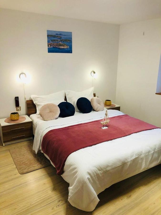 Istrian Stone House In The Heart Of The Beautiful Fishing Village Fazana - Only Few Steps From The Sea And The Wonderful Beach - Incl Plasma-Quad-Plus-Filter Against C O V I D エクステリア 写真